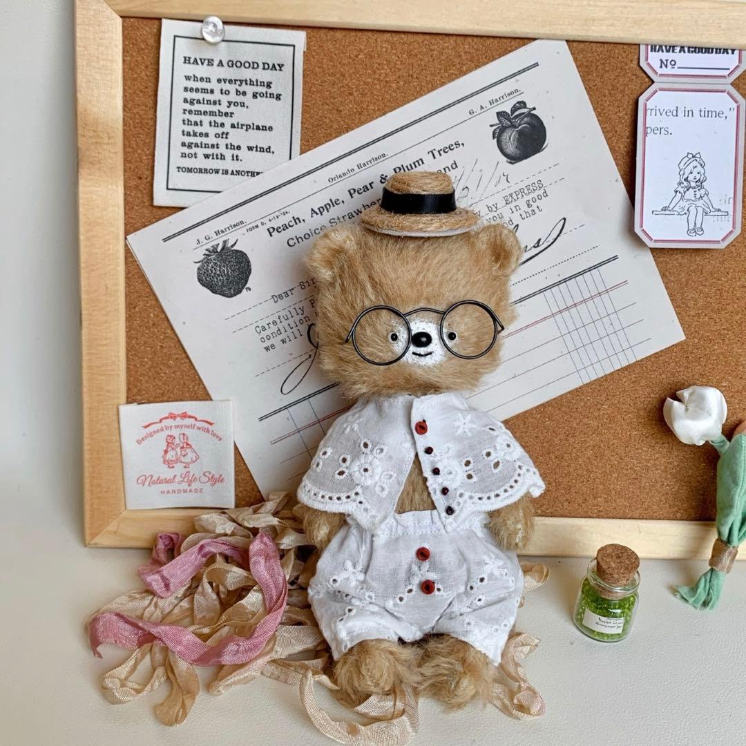 とても賢そうなくまさん テディベア ぬいぐるみ ハンドメイド 海外作家様 熊