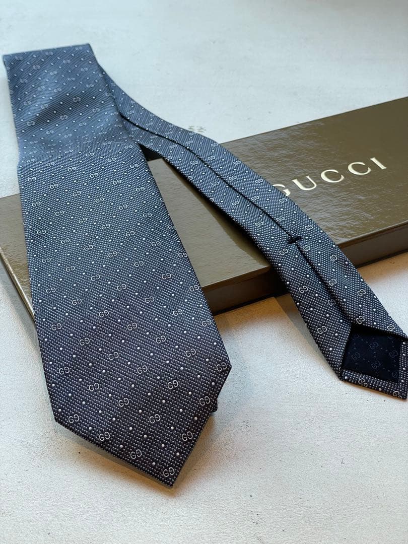 【新品未使用】GUCCI ダークブルー パターンネクタイ　成人式向け
