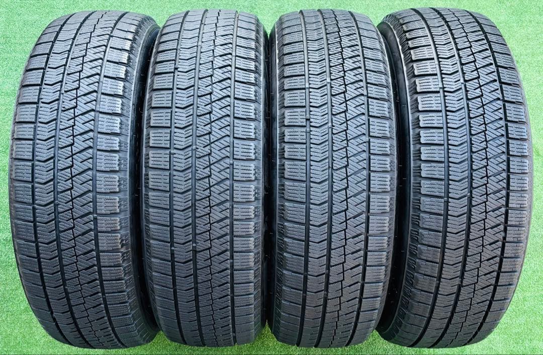 BRIDGESTONE BLIZZAK VRX2 195/60R17 23年製。