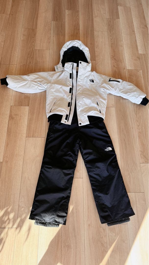「美品」THE NORTH FACE キッズ スノーウェア 上下セット140cm