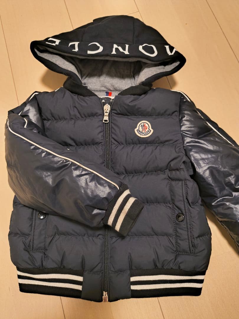 MONCLER ブラック ダウンジャケット