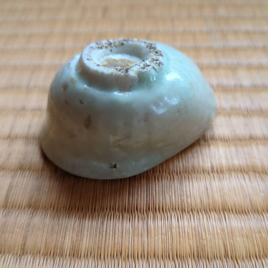 淡い色の陶器製小皿　初期伊万里　鎬文ぐい呑み　骨董品