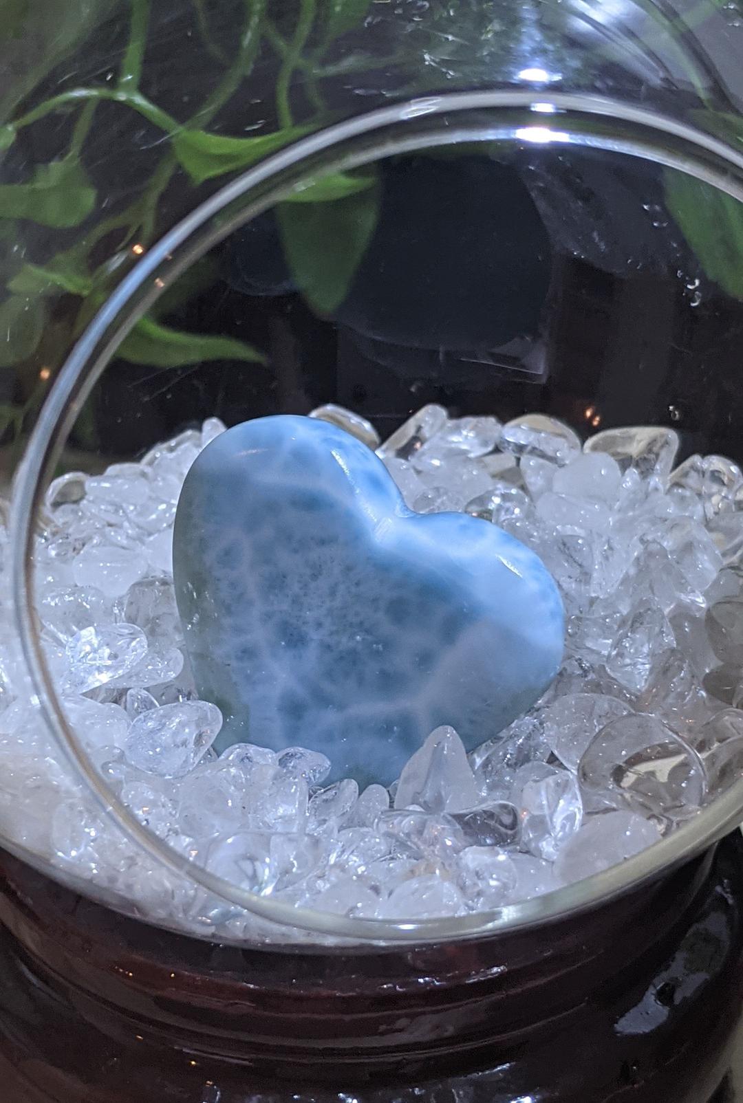 癒やしの光…ラリマー（ブルーペクトライト）ハート　ガラスドームシリーズ