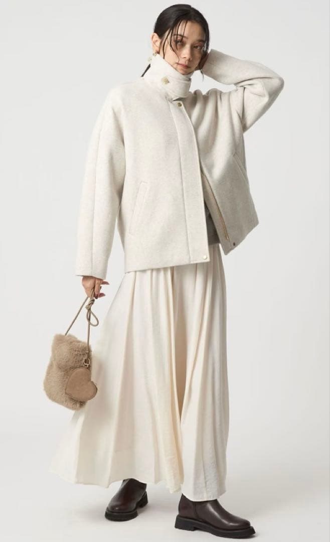 グリーンレーベルリラクシング　エリートライトコート　オフホワイト　Mサイズ