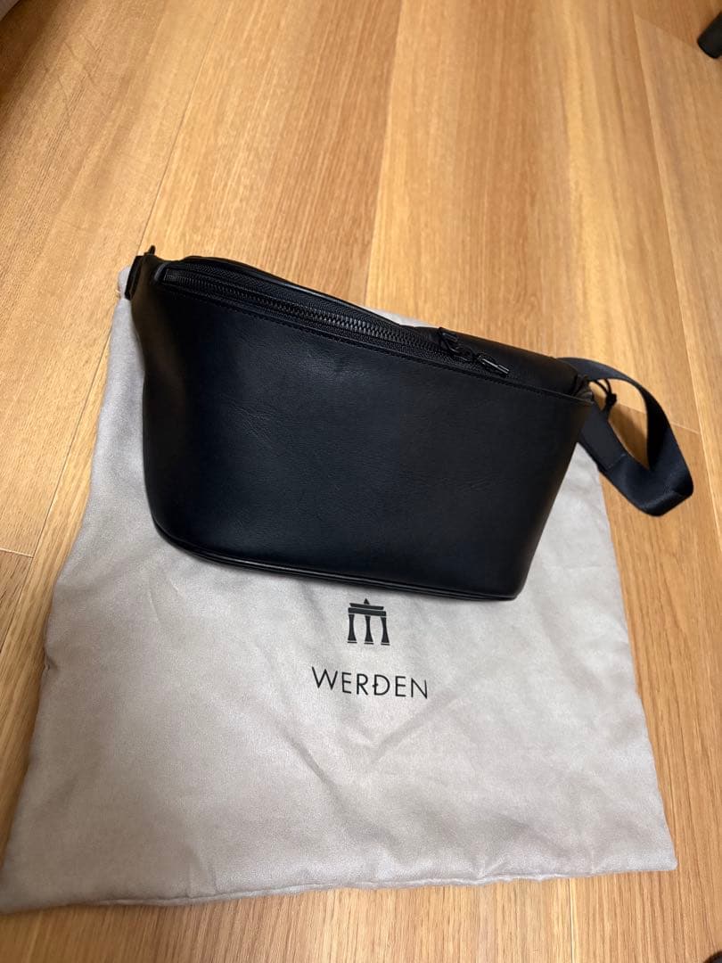 WERDEN/ヴェーデン　ボディバッグ