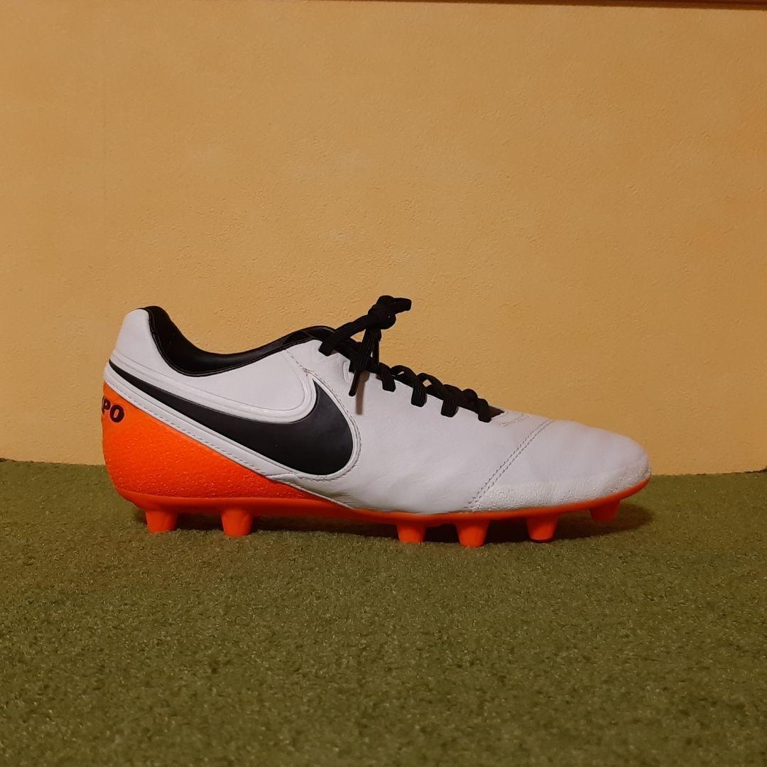 新品 サッカースパイク ナイキ ティエンポ HG 廃盤 激レア 28.0cm