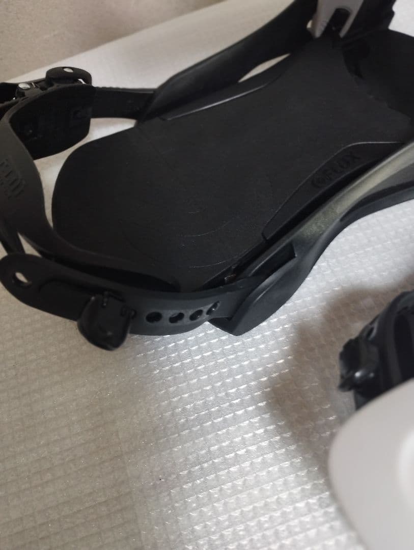 FLUX PR ビンディング Mサイズ ホワイト/ブラック　美品