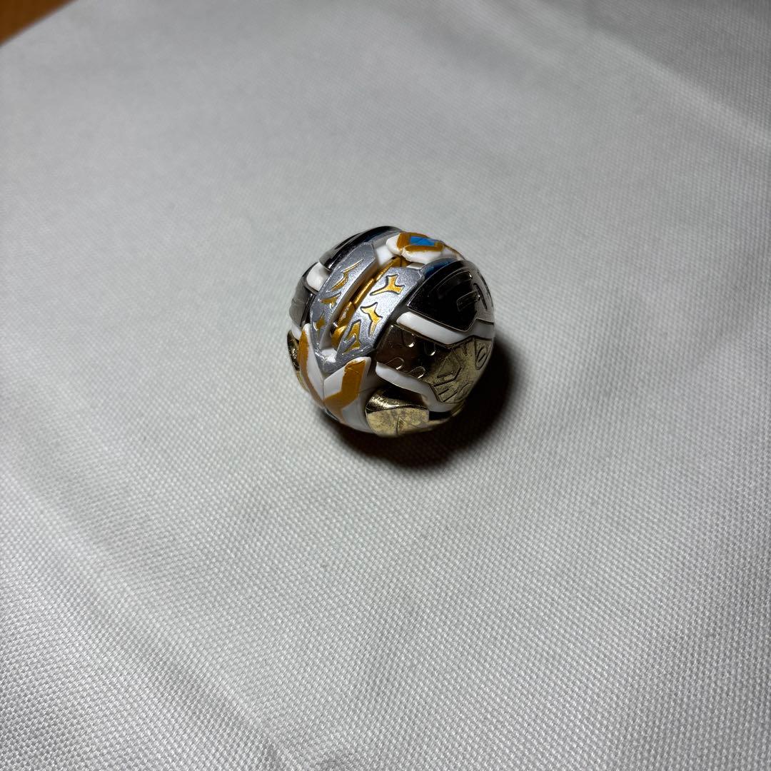 爆丸　統タヴァネル