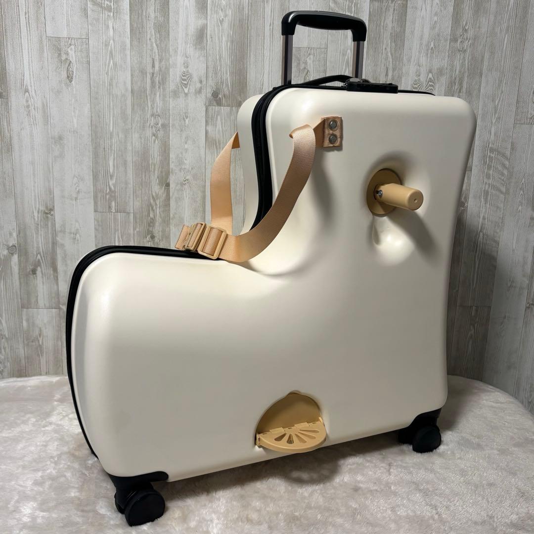 ⭐️美品⭐️子供が乗れるキャリーケース　キッズトラベルキャリーケース