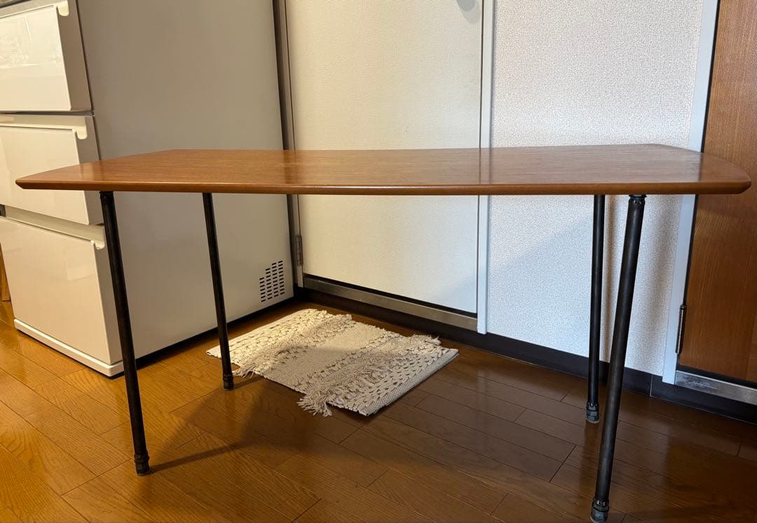 ウォールナット突板テーブル　カフェテーブル　ソファで食事ができる高さ60cm