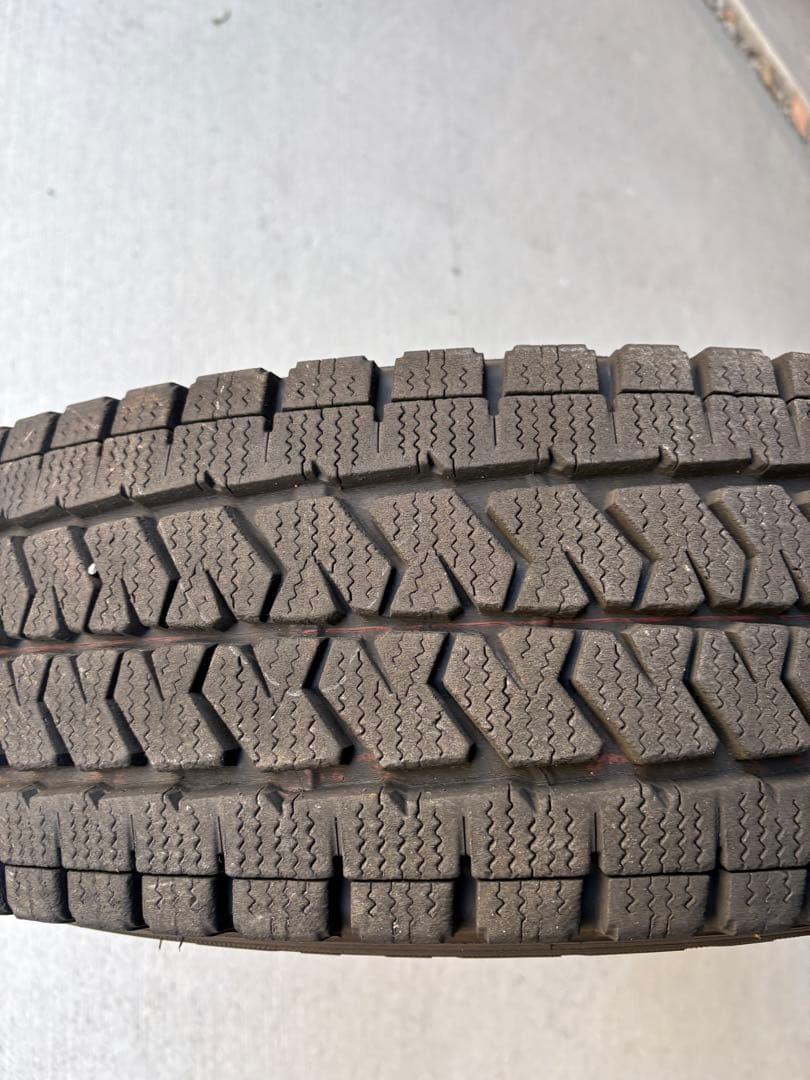 2023年製　ブリザック VL10 195/80R15 スタッドレス　ハイエース