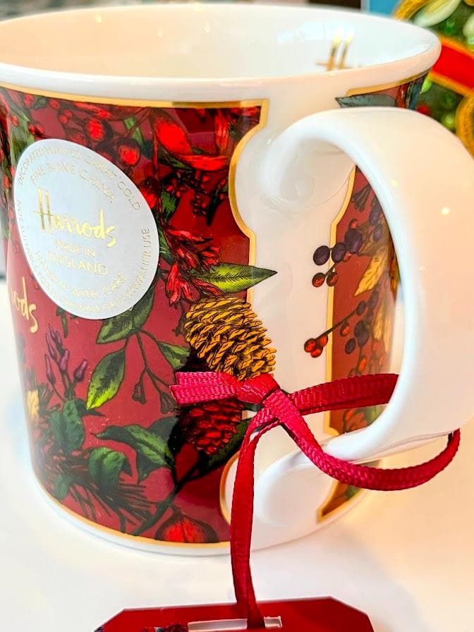 ★クリスマス　Harrodsボルド－と22金のマグ「グレート・フィースト大饗宴」