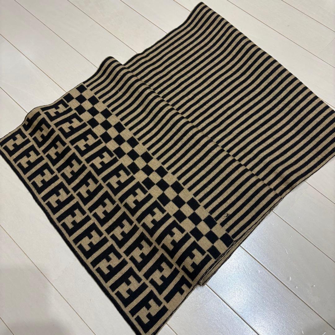 フェンディ　ズッカ柄　マフラー　FENDI