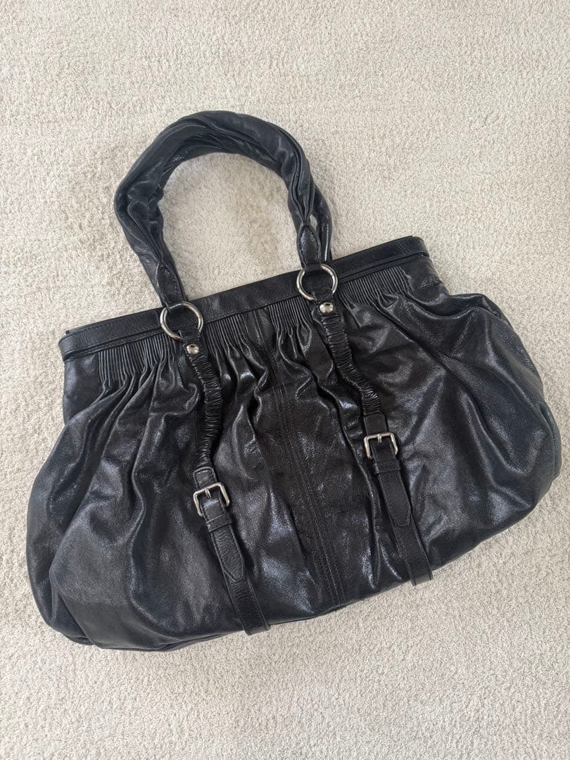 miu miu 黒 レザー 本革 ハンドバッグ 肩掛けバッグ