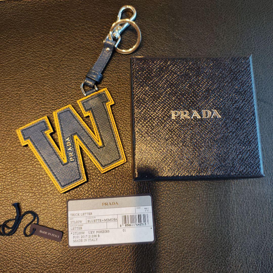 【お値引き不可】PRADA レザー キーホルダー W