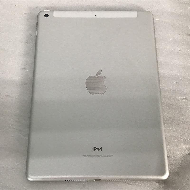 Apple iPad (第6世代) 32GB