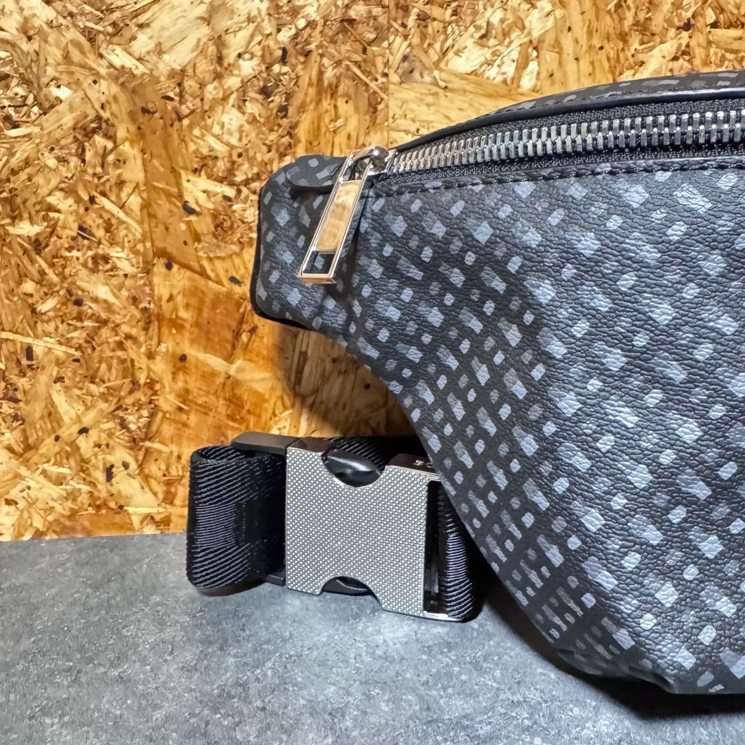 HUGO BOSS ブラック ボディバッグ ウエストバッグ Ray