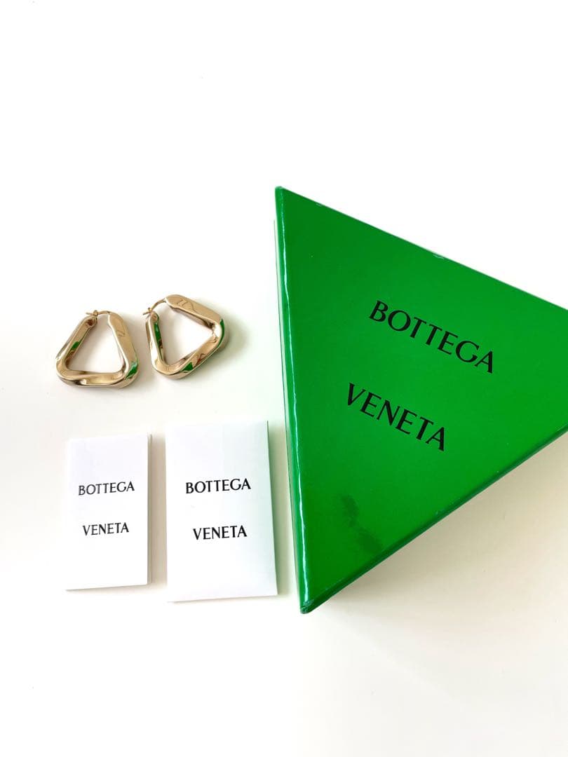 m*m様 美品 Bottega Veneta トライアングルピアス　フープ ラー