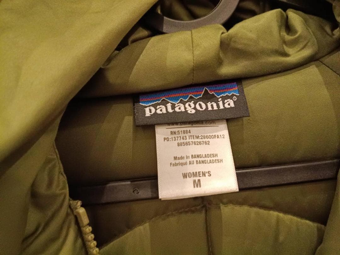 patagonia フード付きダウンジャケットレディースMsize