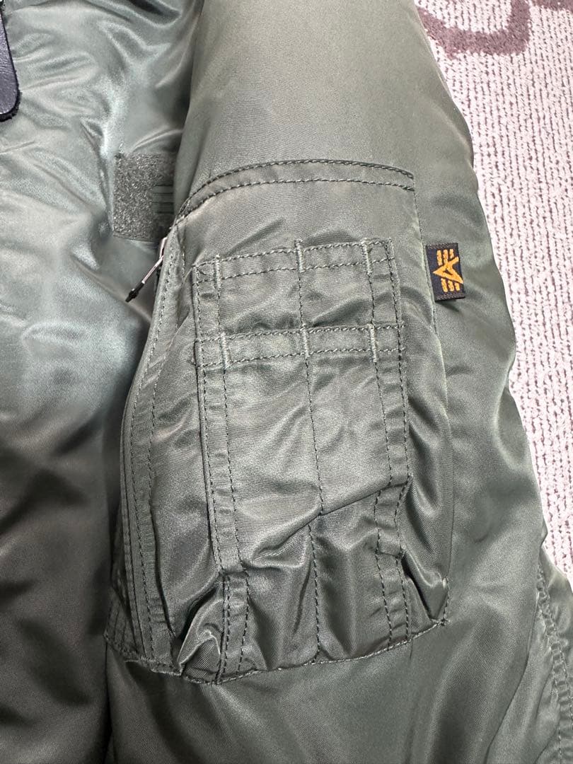 ALPHA 20012 MA1 TIGHT DTEC 脱着式レイヤードフード付き