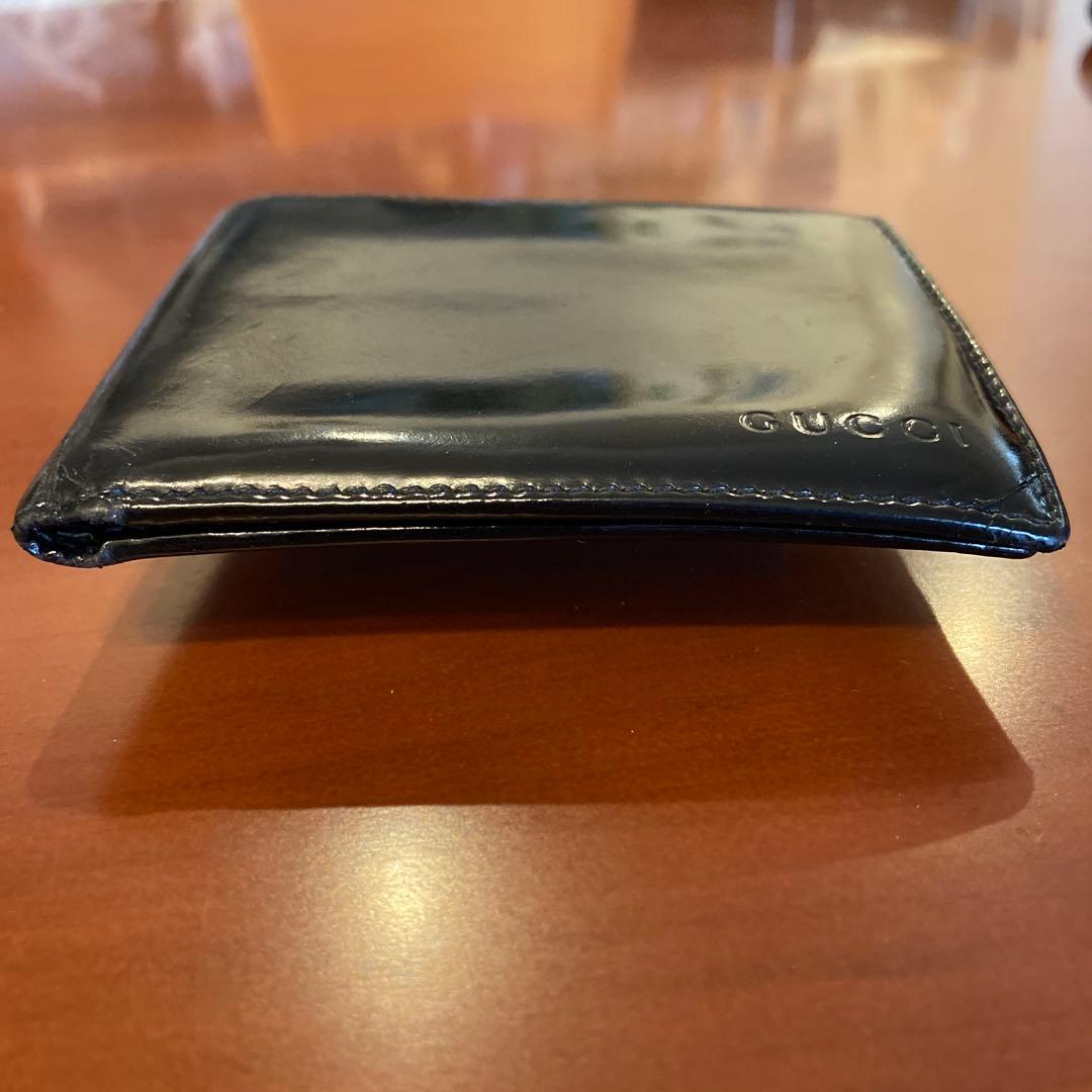 GUCCI ブラック 二つ折り財布 パテントレザー　イタリア製