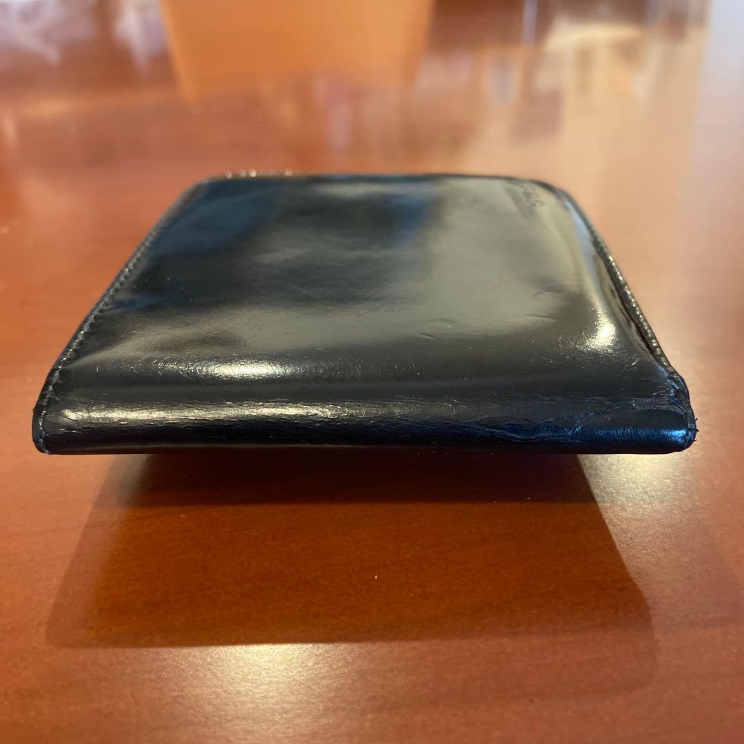 GUCCI ブラック 二つ折り財布 パテントレザー　イタリア製