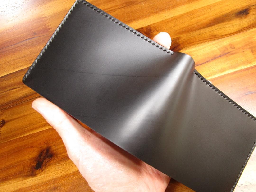 二つ折り財布 コードバン 黒 マット ブラック 財布 手縫い 革財布 上質 高級