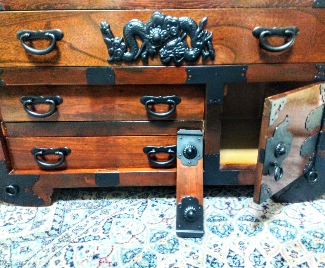 【蔵出し】アンティーク　車箪笥　からくり箪笥　ローチェスト　時代箪笥