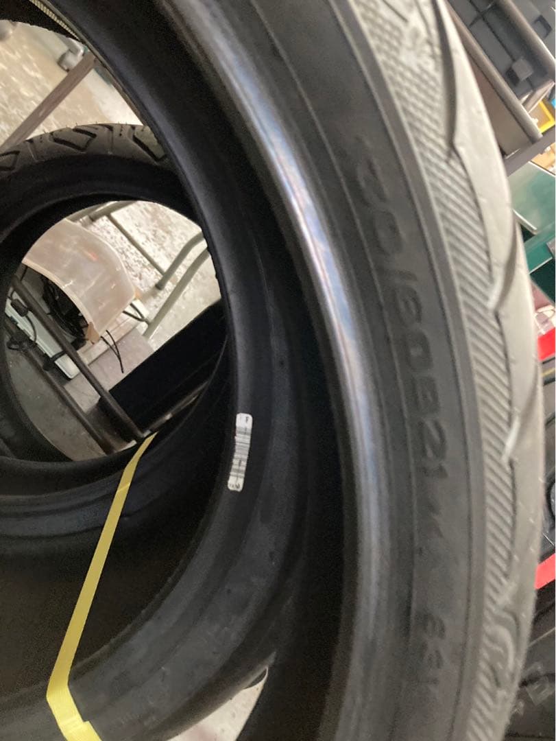 AVONコブラChrome130/60B21 新品タイヤ