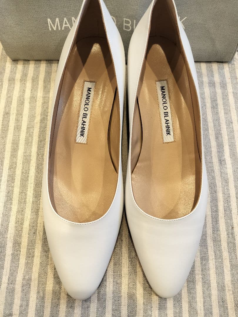 MANOLO BLAHNIK　リストニー