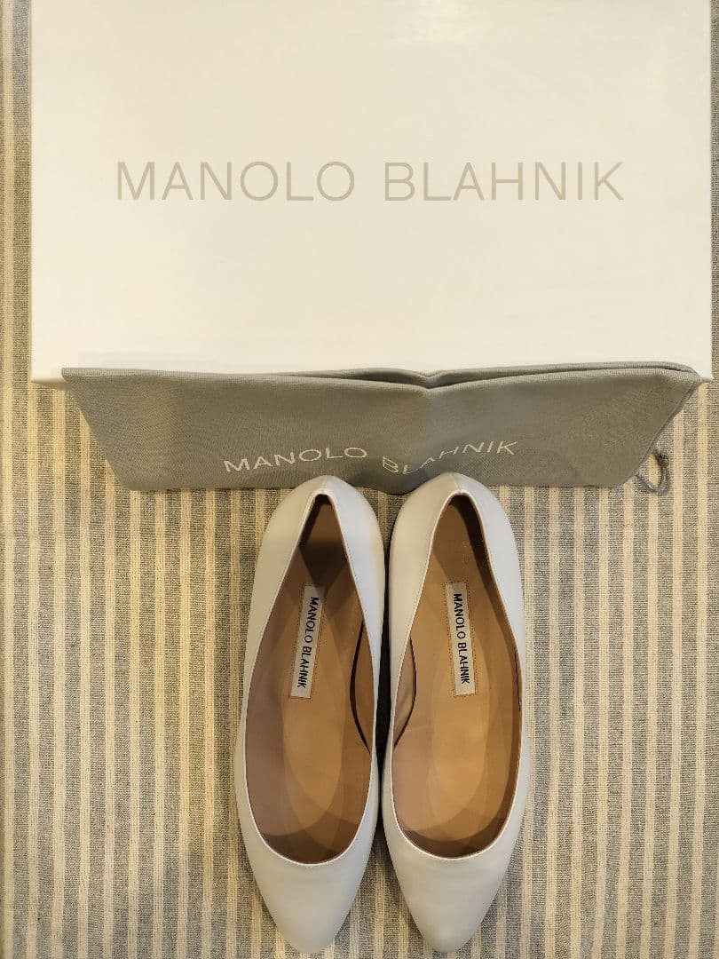 MANOLO BLAHNIK　リストニー