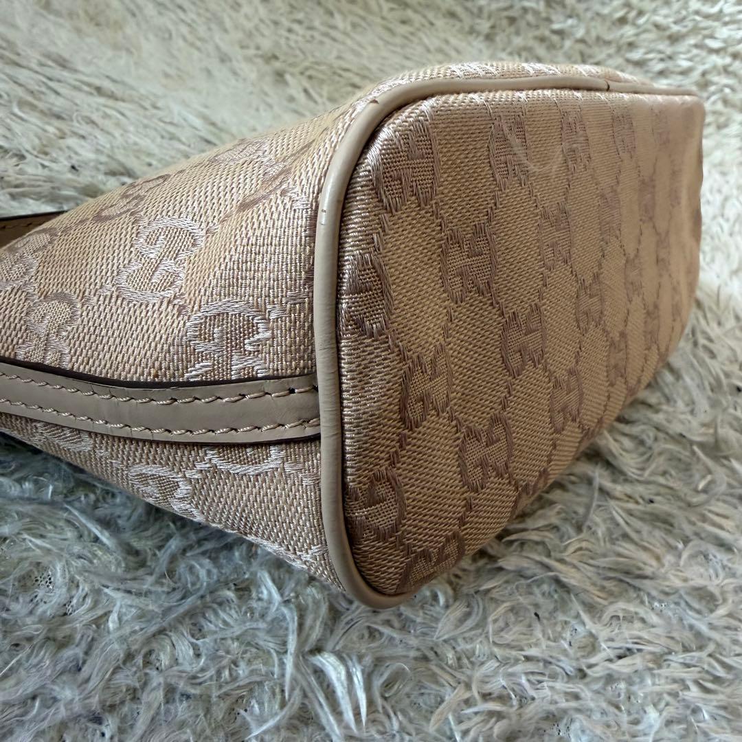 ☆美品☆GUCCI グッチ　アクセサリーポーチ　ショルダーバック　GG　ベージュ