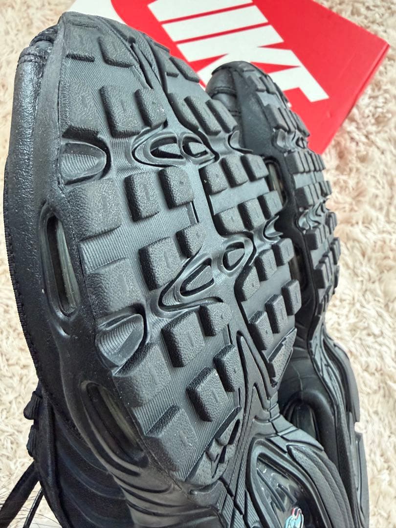NIKEエアマックス26.0㎝　メンズスニーカー ブラック UK8 完売
