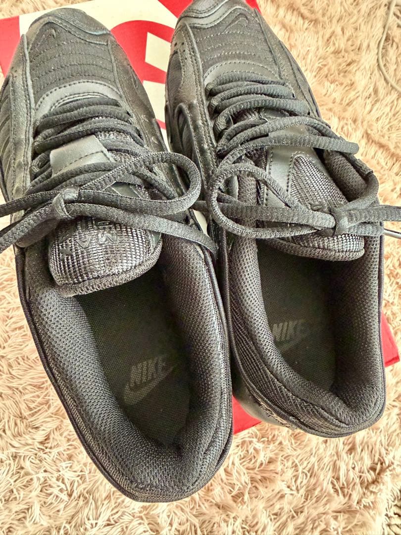 NIKEエアマックス26.0㎝　メンズスニーカー ブラック UK8 完売