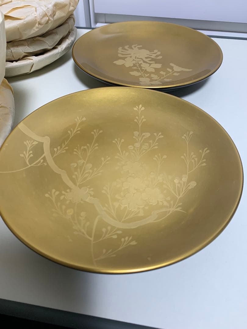 ⭐️新品未使用⭐️金彩漆器四季銘々皿【黒内金地　受皿花絵】