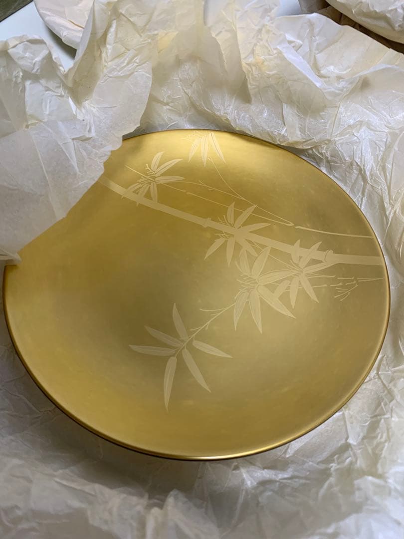 ⭐️新品未使用⭐️金彩漆器四季銘々皿【黒内金地　受皿花絵】