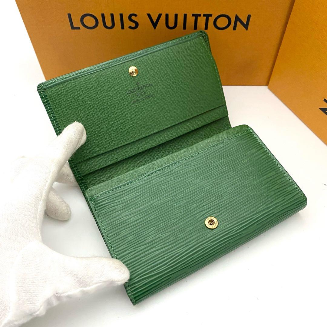 保管品　ルイヴィトン　エピ　トレゾール　折り財布　グリーン