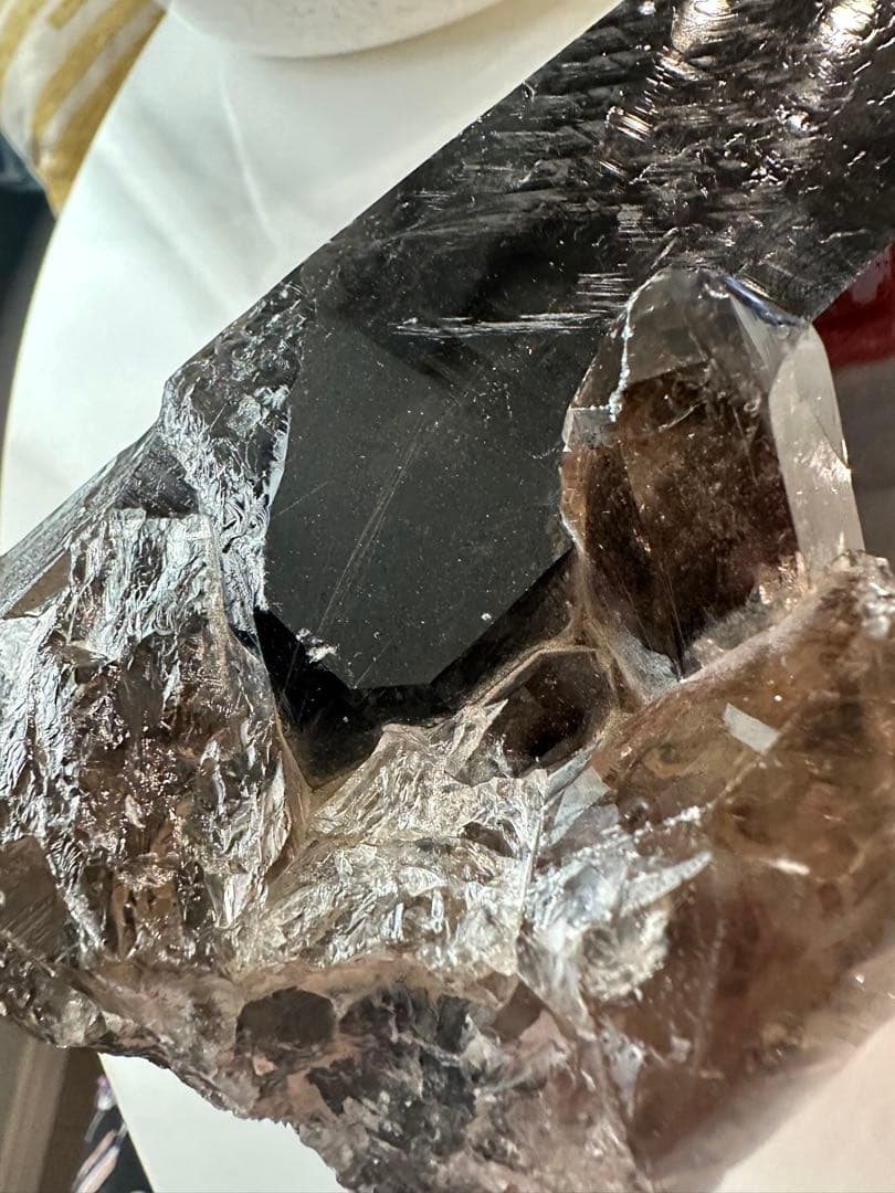モリオン　黒水晶　1.9キロ　幸運　ルチル　虹入り　針入り