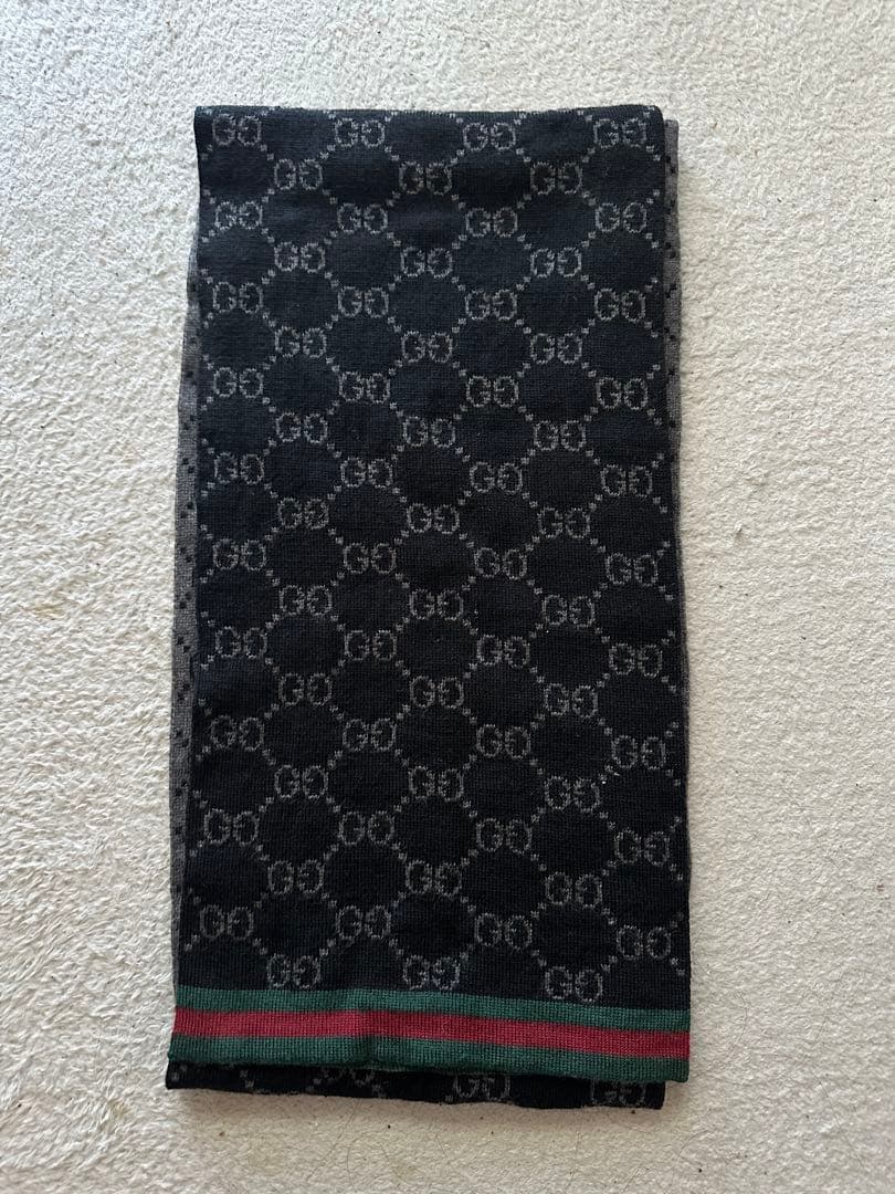 GUCCI GG ウールマフラー ブラック（型番: 325806）