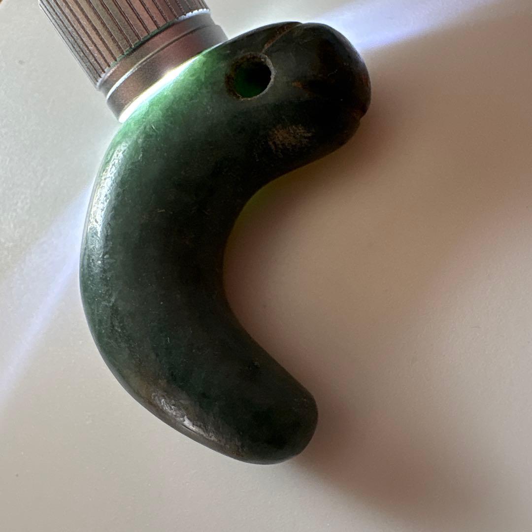 ヒスイ勾玉