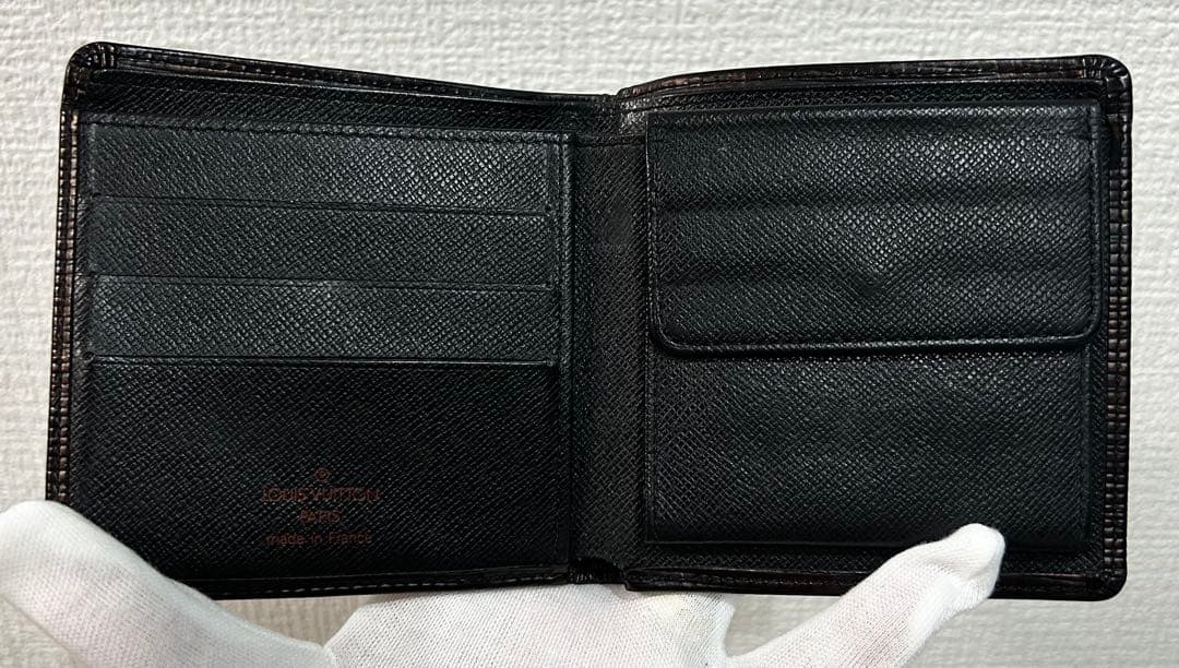 【LOUIS VUITTON】 美品☆エピ　ブラック　二つ折り財布