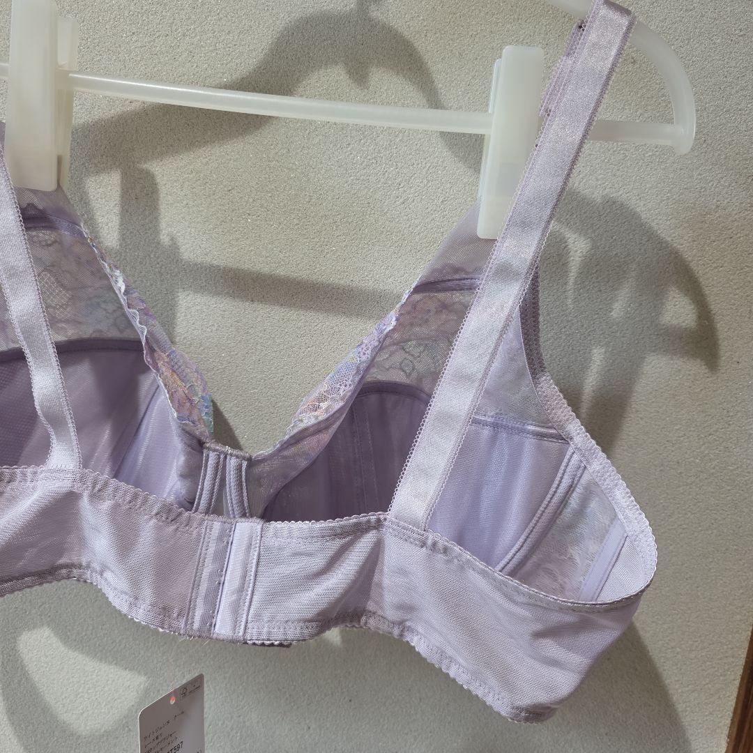ダイアナライトジェンヌクール　パープル 3/４カップブラ　E1００タグ付き新品
