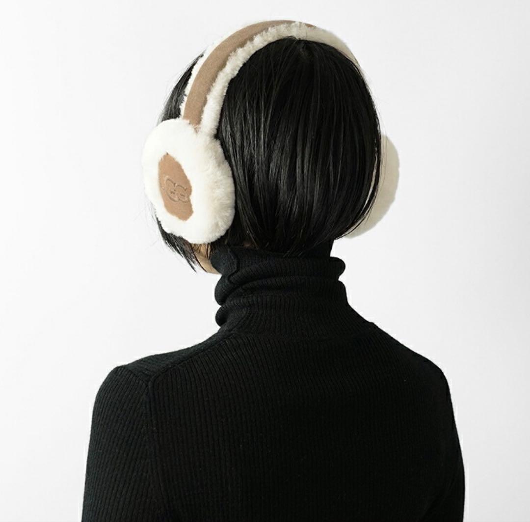 【正規品・未使用】UGG シープスキン耳あて ベージュ　寒波の今欲しい！