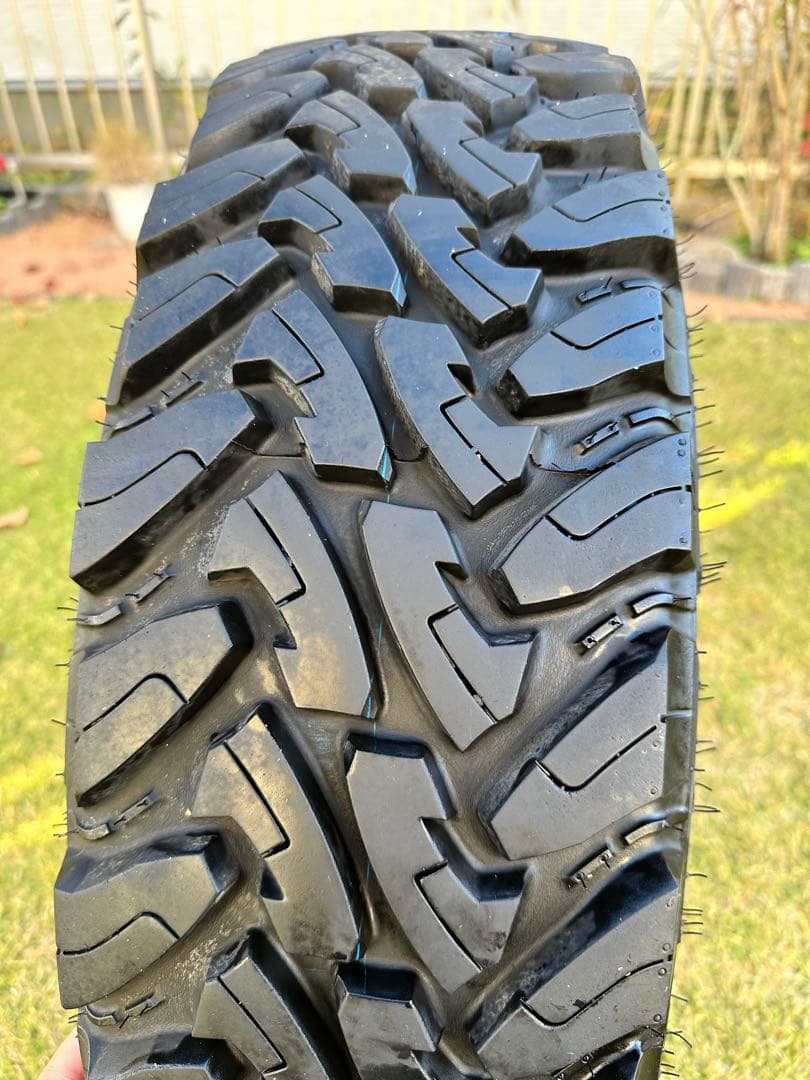 タイヤ・ホイール TOYO TIRES OPEN COUNTRY M/T 225/75R16