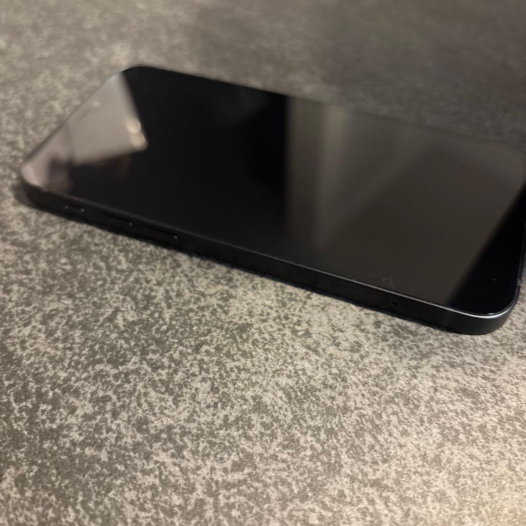エリヤ　Apple iPhone 12 本体 64gb バッテリー86%