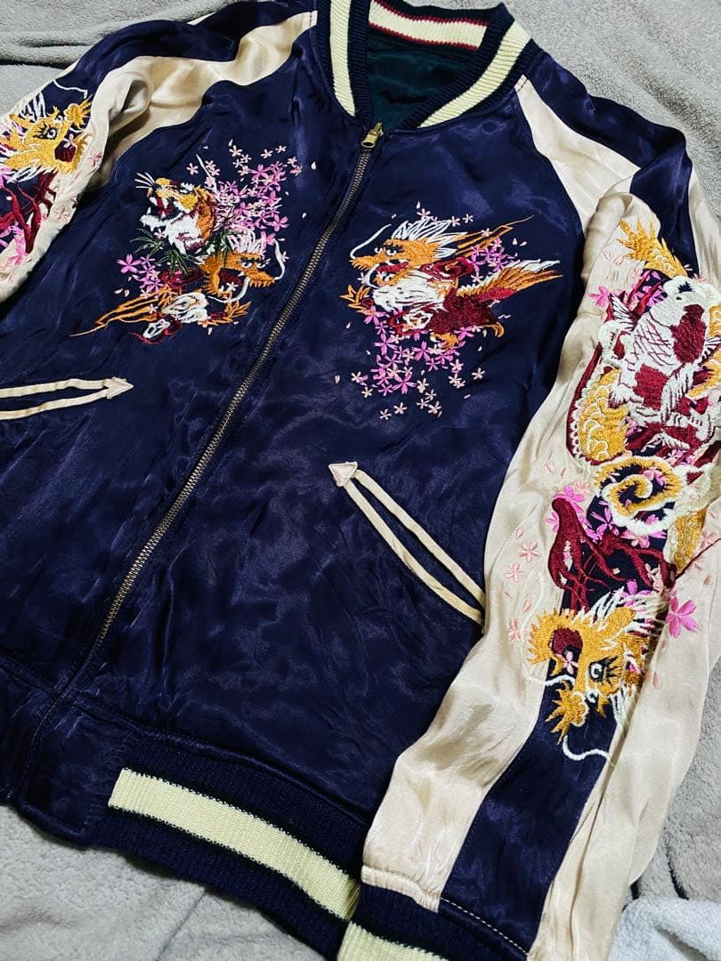 JAPAN TOUR 限定版　スカジャン 龍　サテン 2面使う Unisex