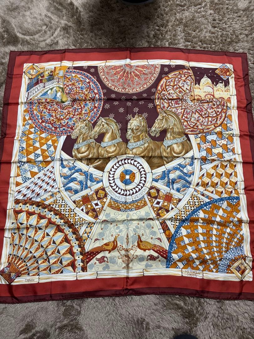 極美品 エルメス シルクスカーフ カレ90 ヴェニスの勝利 馬 タイル柄 茶色