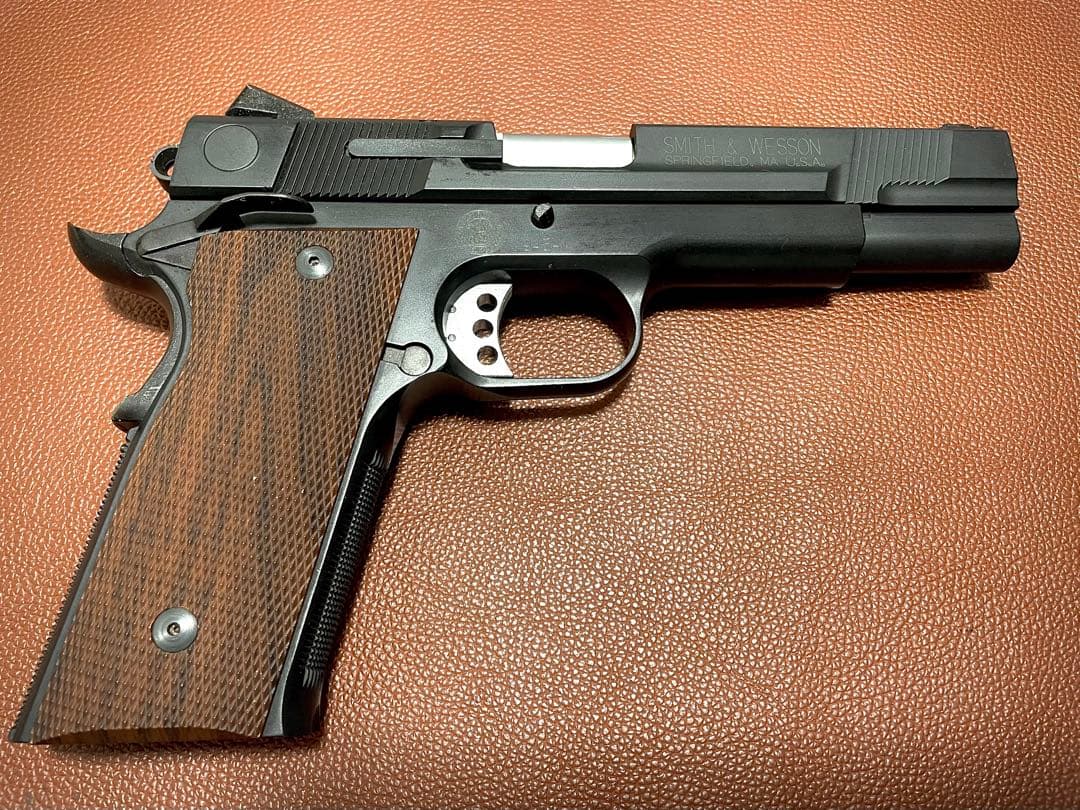 KSCＭ９４５　ガスブローバック　ブラックフィニッシュ　プラスチック