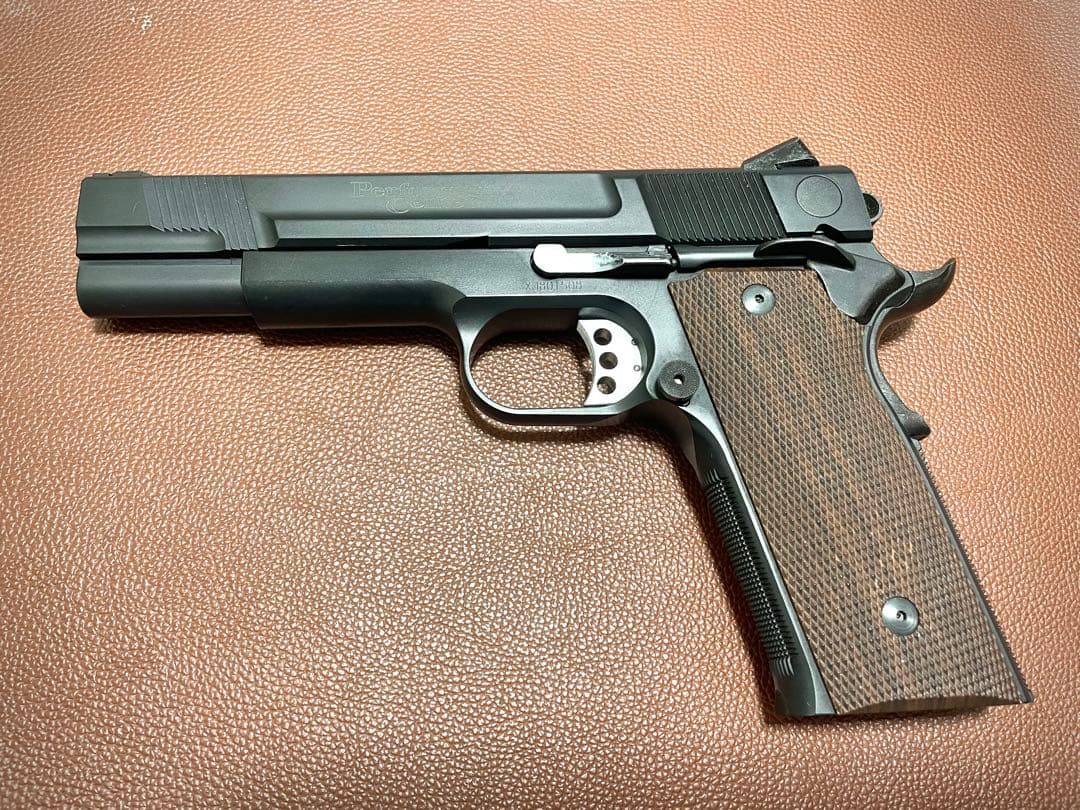 KSCＭ９４５　ガスブローバック　ブラックフィニッシュ　プラスチック