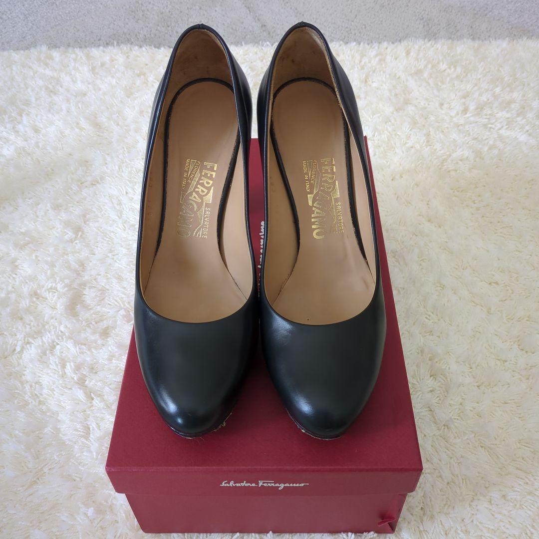 Salvatore Ferragamo フェラガモブラックレザーハイヒール 8M